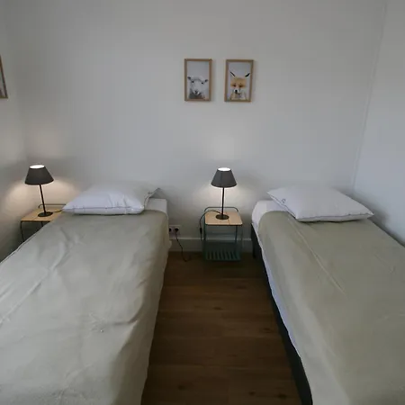 Maison Renovee 200m Du Centre Et 350m - Cour Fermee, 2 Chambres, Equipe - Fr-1-22-322