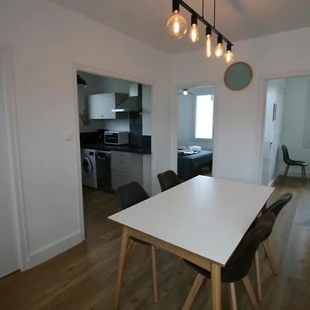 Ferienhaus Maison Renovee 200m Du Centre Et 350m - Cour Fermee, 2 Chambres, Equipe - Fr-1-22-322