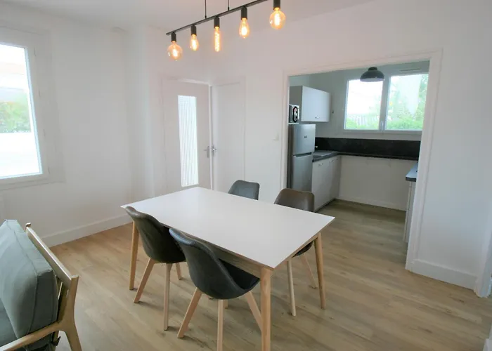 Maison Renovee 200m Du Centre Et 350m - Cour Fermee, 2 Chambres, Equipe - Fr-1-22-322 * La Tranche-sur-Mer