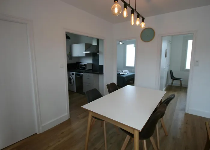 Ferienhaus Maison Renovee 200m Du Centre Et 350m - Cour Fermee, 2 Chambres, Equipe - Fr-1-22-322